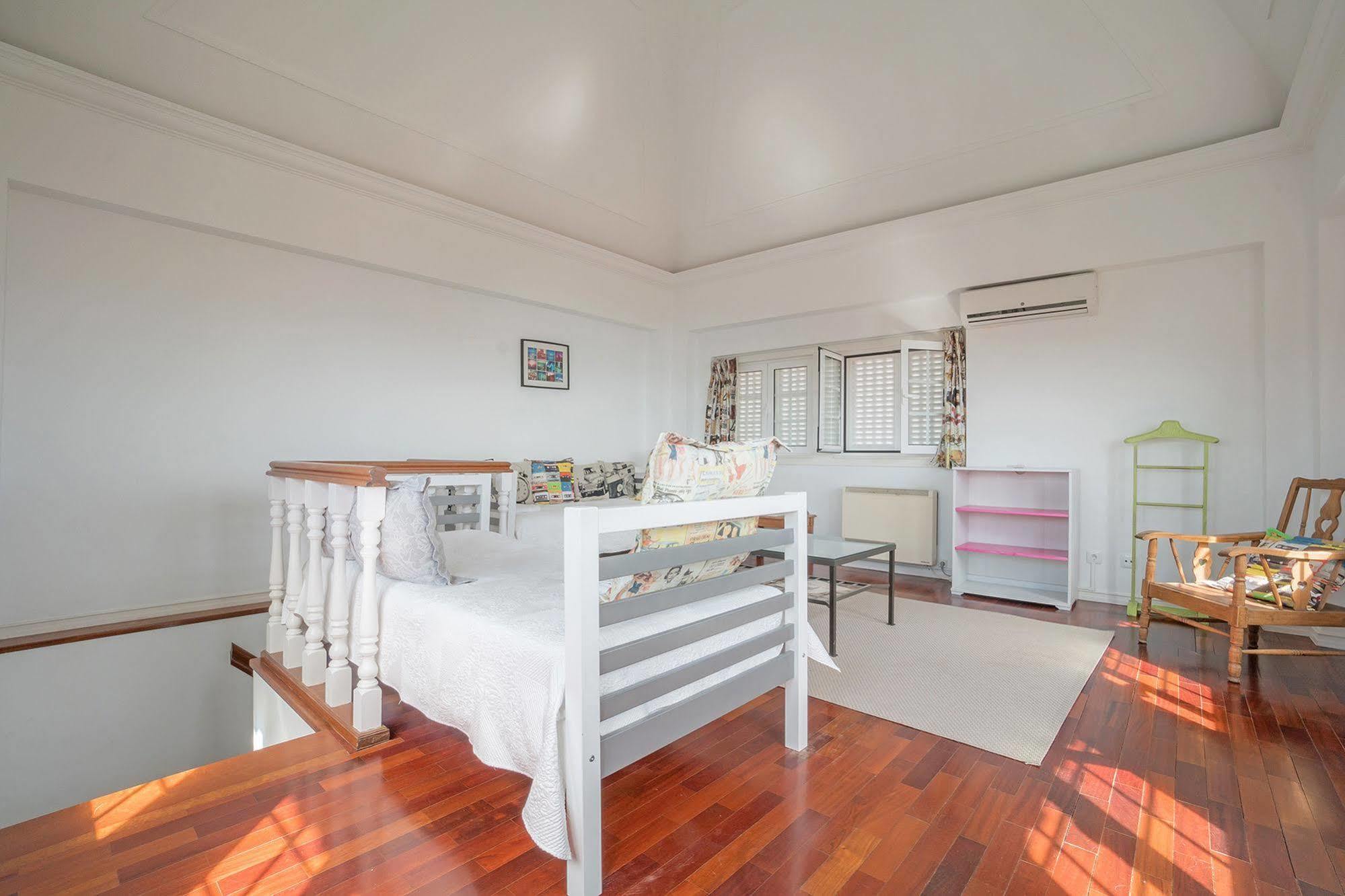 Blue Boutique Hostel & Suites 埃斯托利尔 外观 照片