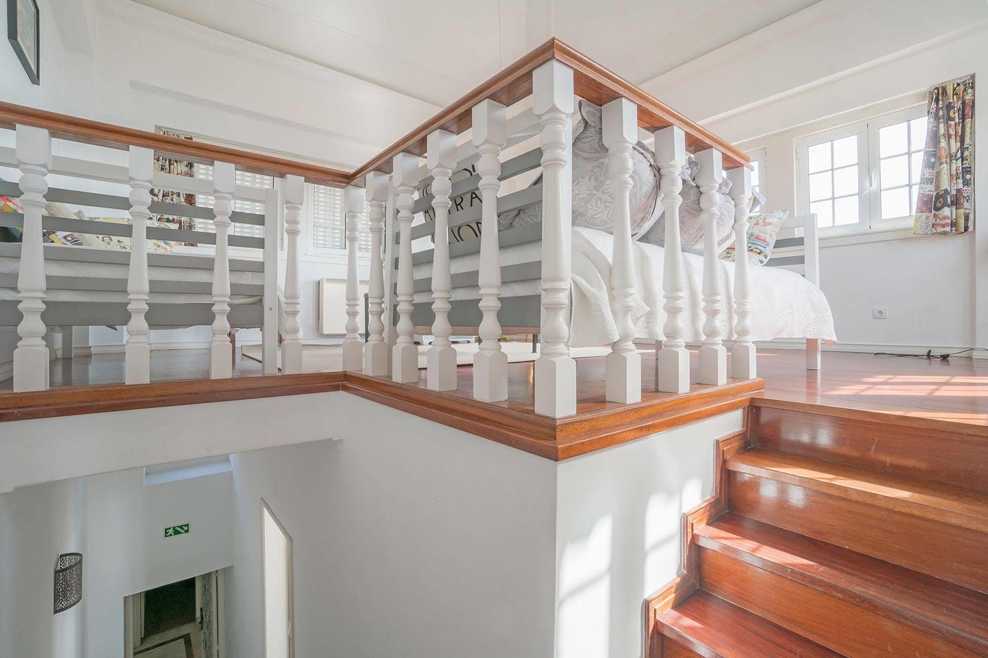 Blue Boutique Hostel & Suites 埃斯托利尔 外观 照片